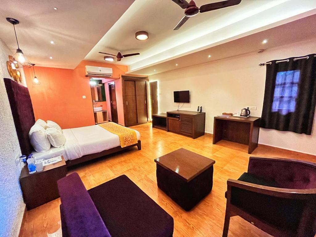 Beira Mar Beach Resort Бенаулим Экстерьер фото