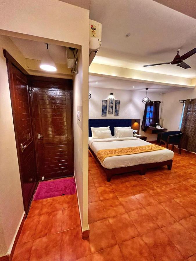 Beira Mar Beach Resort Бенаулим Экстерьер фото