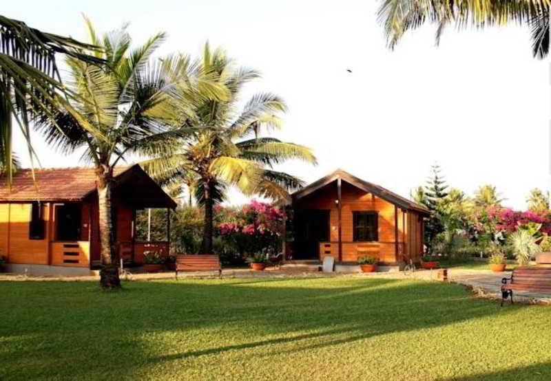 Beira Mar Beach Resort Бенаулим Экстерьер фото